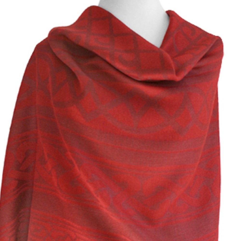 Twisted Rib Patterns Shawl. Made in Peru - Picture 2 of 4